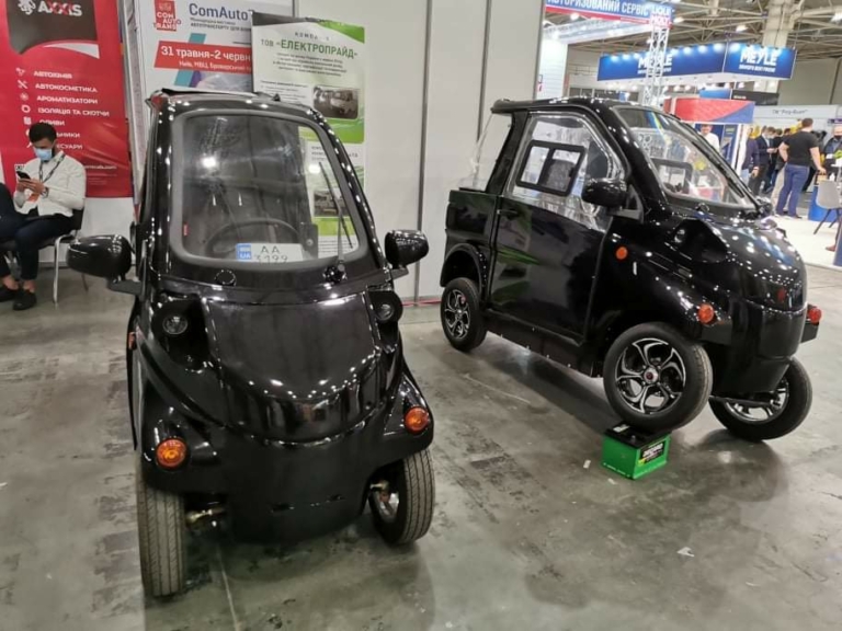 В Киеве показали электромобили украинского производства (фото)
