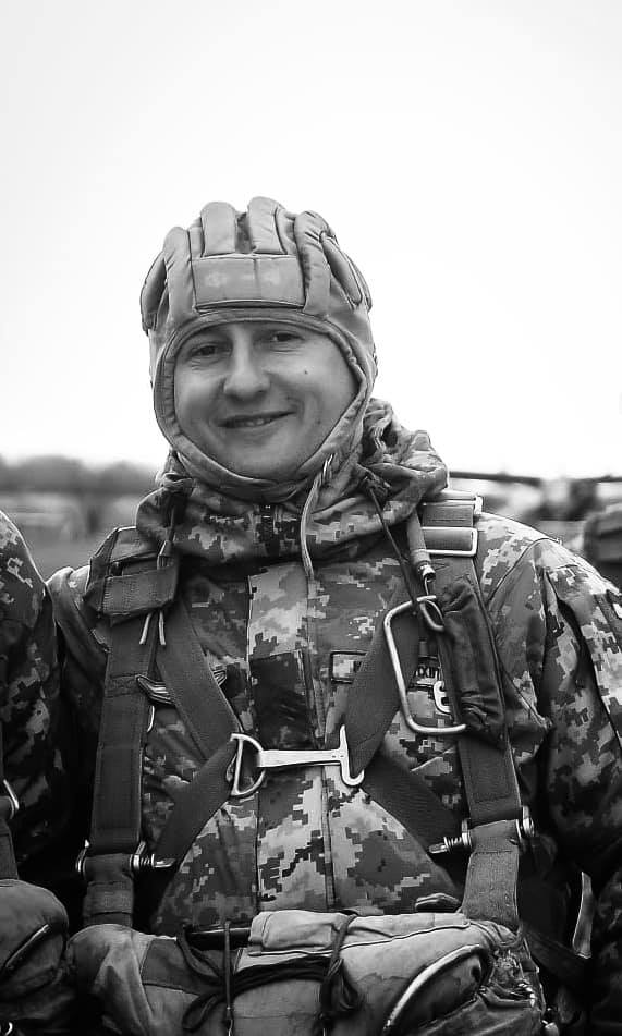 Загиблі у вересні герої: історії на фото українських захисників