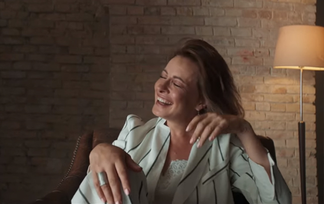 Ода жіночій різноманітності: Олена Кравець з донькою знялися в кліпі Pianoboy та Alina Pash