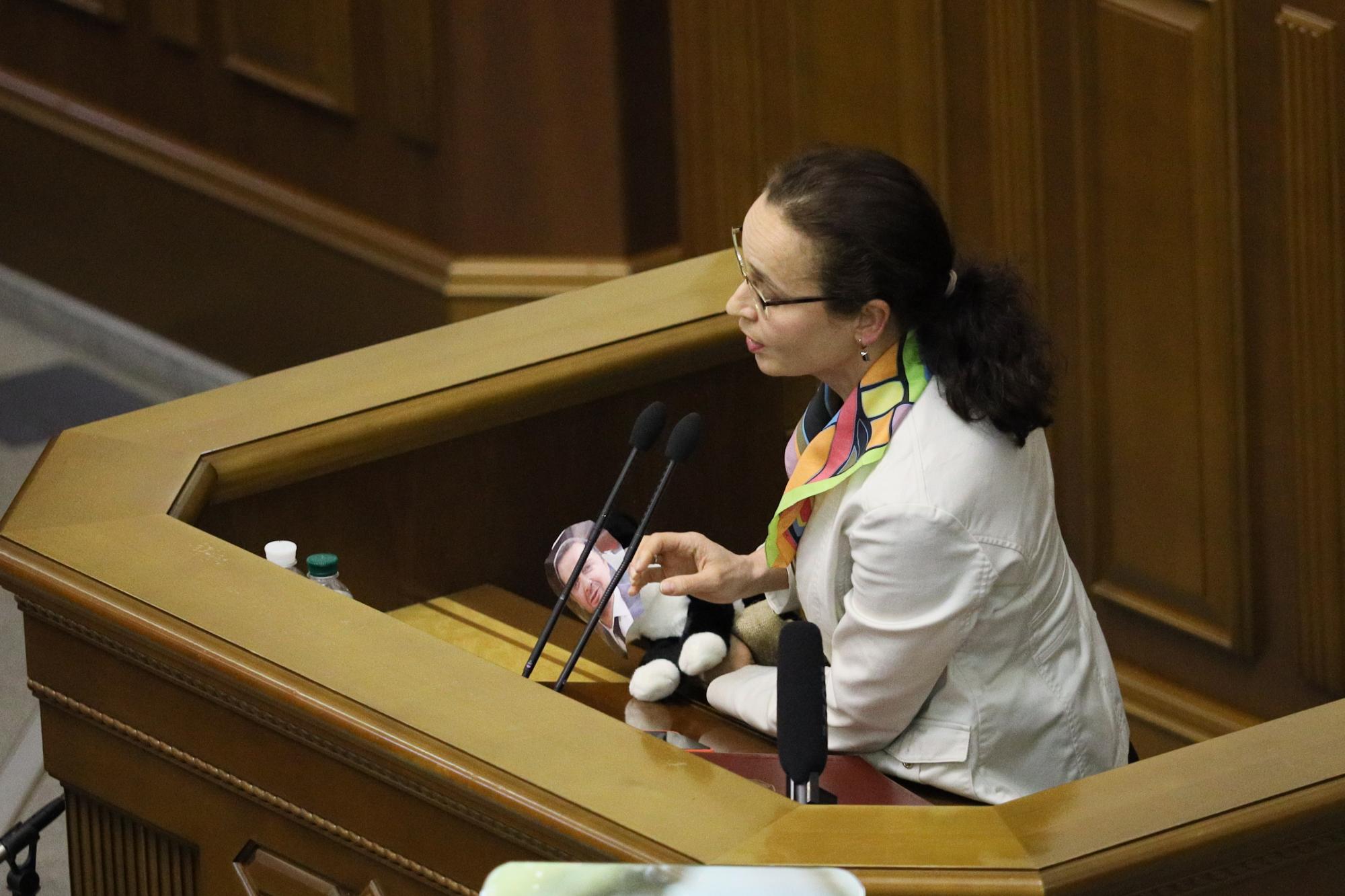 Шмыгалю подарили кота в мешке. В прямом смысле (фото)