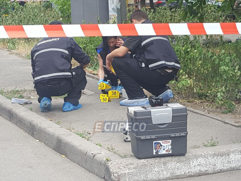 Из-за взрыва машины в Киеве пострадали четверо детей