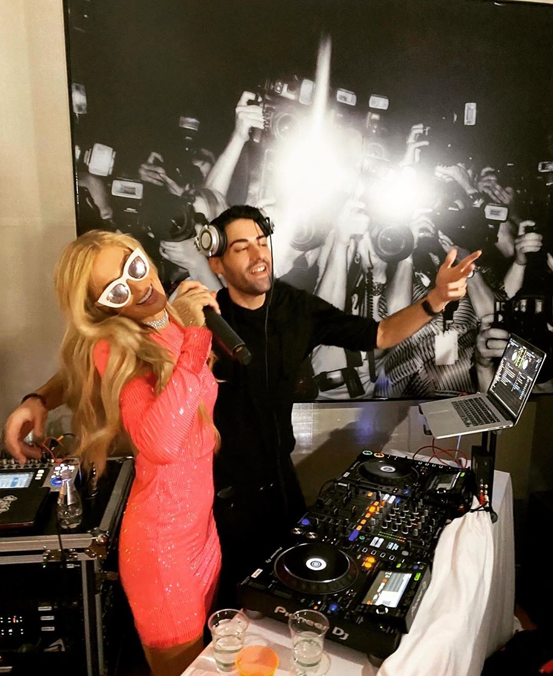 Взагалі не зазнається: українська топ-модель "запалила" на дні народження Періс Хілтон