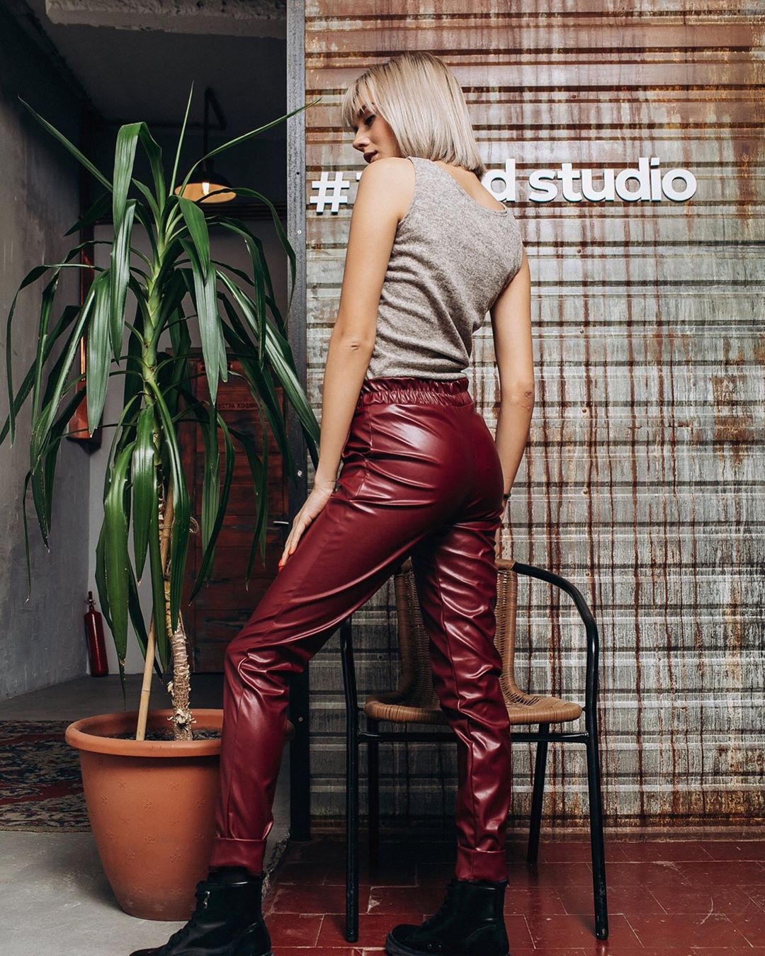 Головний тренд весни 2019: безпрограшний шкіряний образ