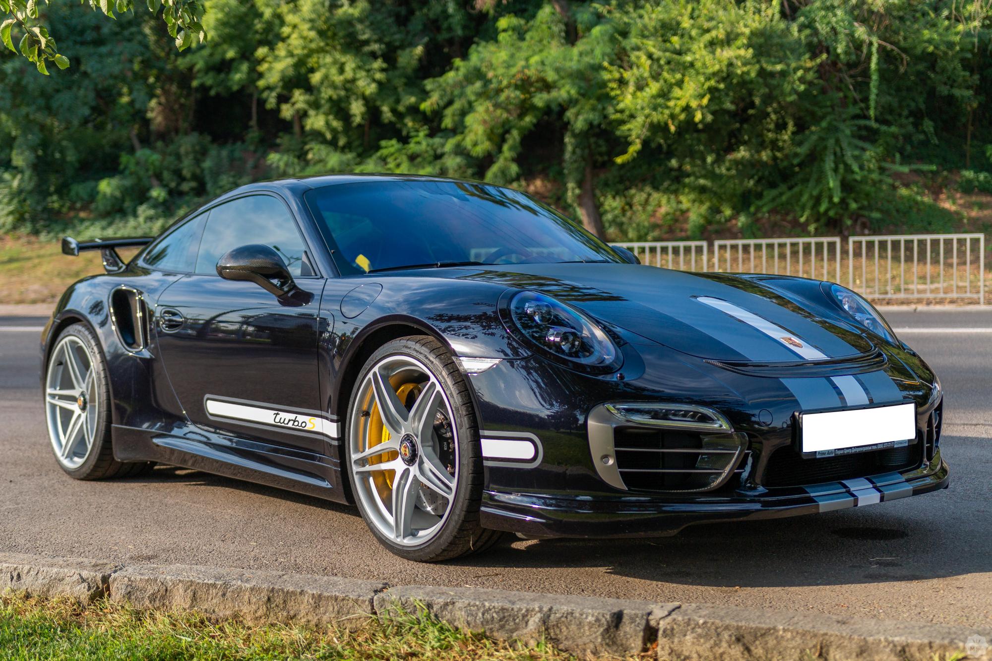 В Украине продали самые дорогие в истории авто: озвучены заоблачные цены