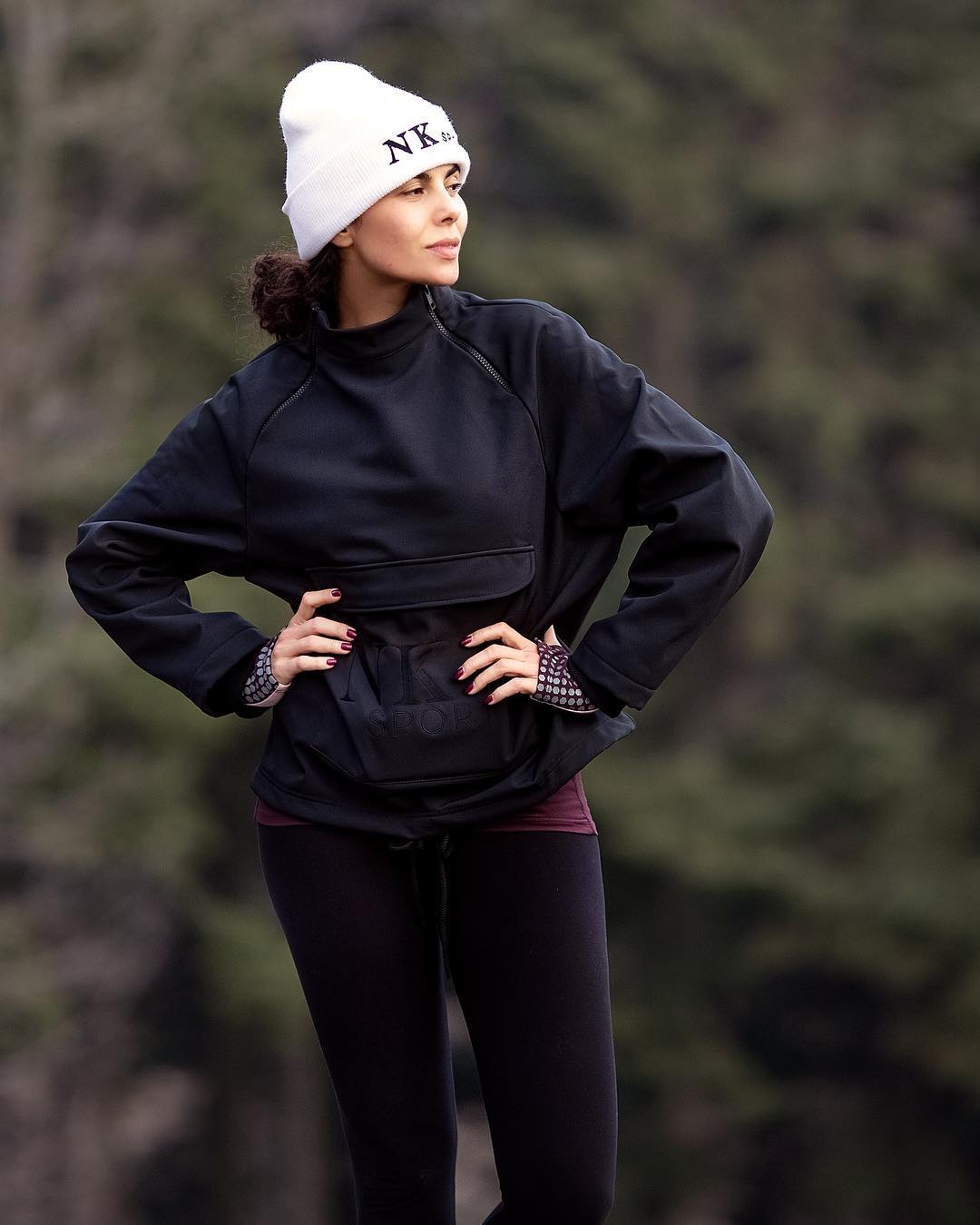 Такая худенькая! Постройневшая Настя Каменских восхитила спортивным фотосетом