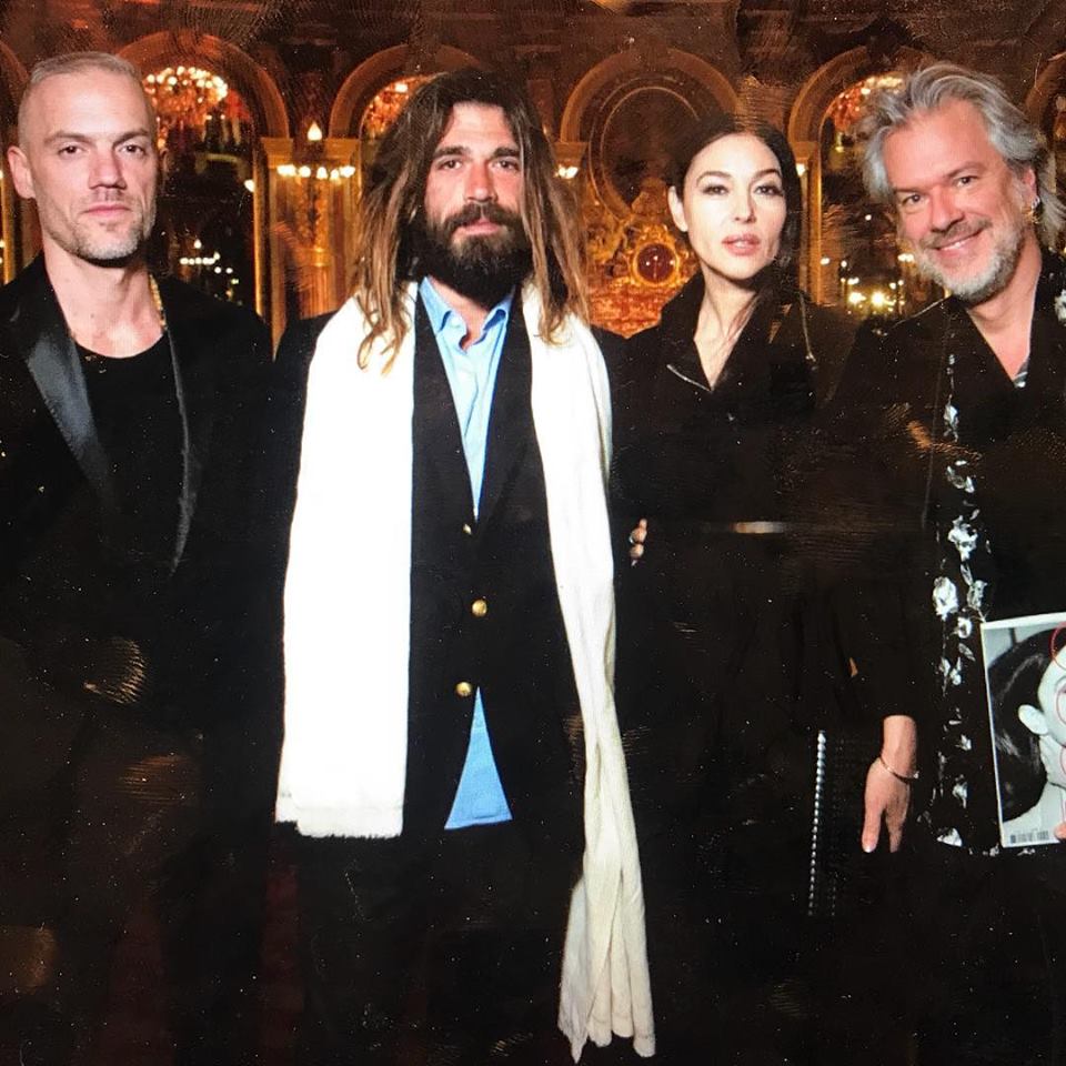 Щаслива Моніка Беллуччі з'явилася на світській вечірці під руку з новим бойфрендом (фото)