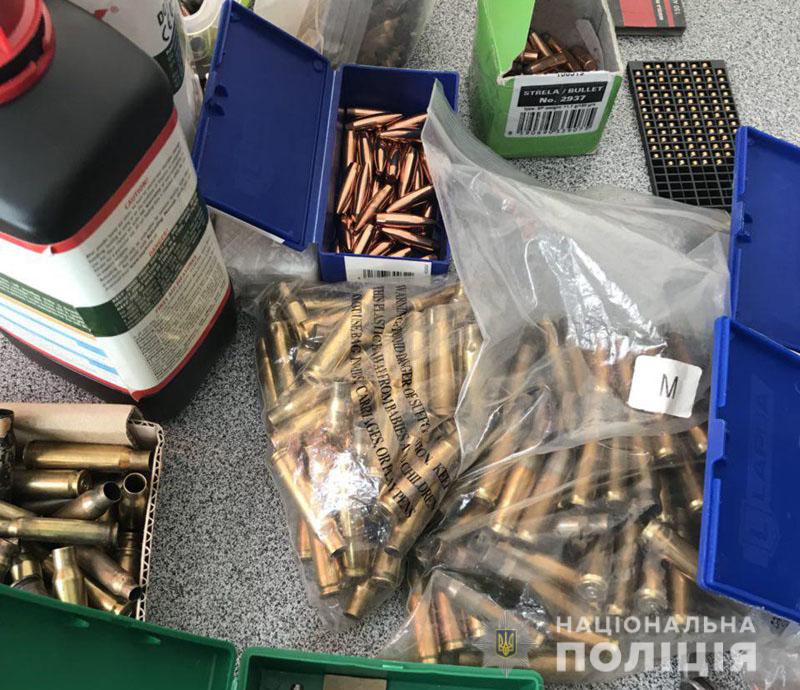 В Донецкой обл. в магазине штор производили боеприпасы