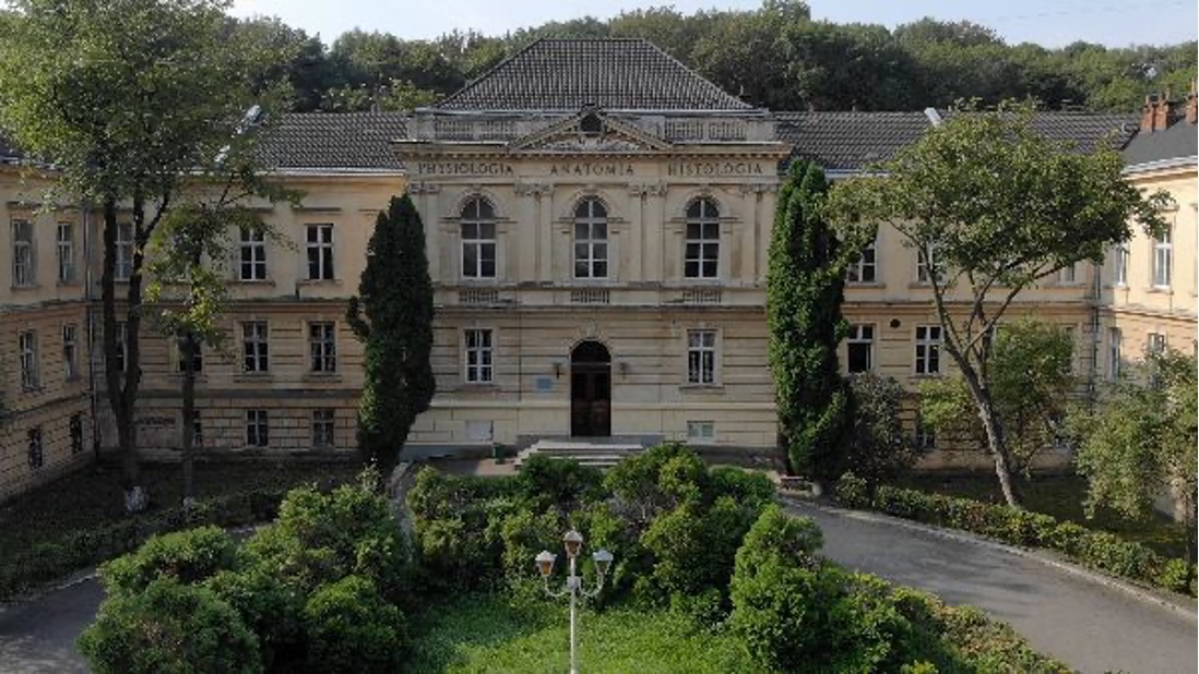 Де навчатися на лікаря у 2021 році: ТОП-5 медуніверситетів України