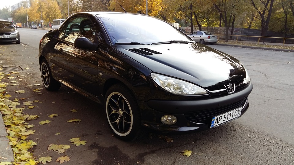 Квадроцикл и мамин "Запорожец": на чем ездят члены нового Кабмина