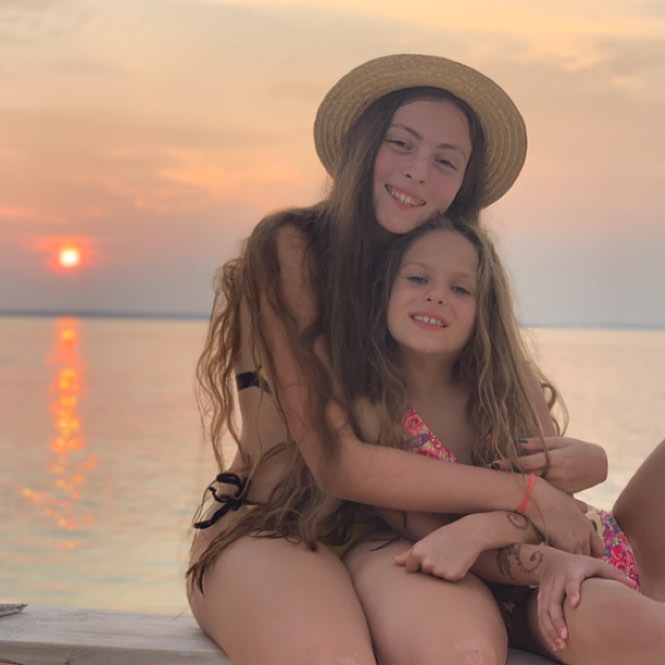 Мамина гордість: Оля Полякова зворушила душевним фото дочок-красунь