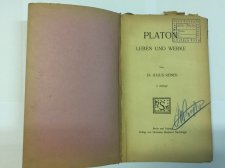 Чоловіка з львівськими стародруками затримали на кордоні з Польщею