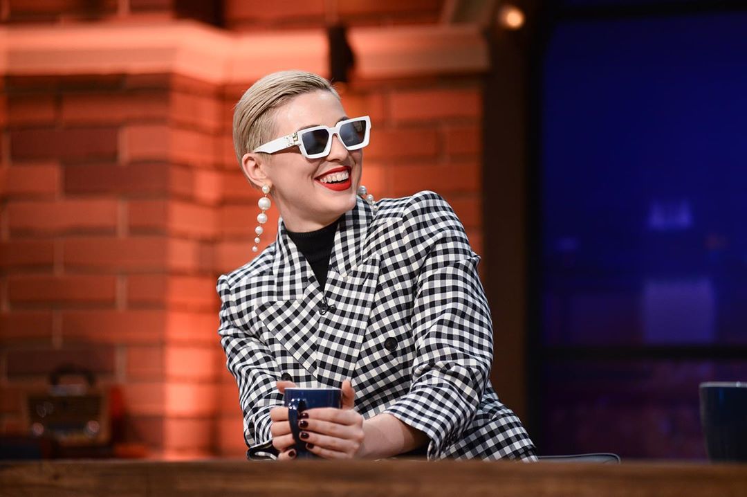 Латексні велосипедки і "човники" зі шкарпетками: MARUV епатувала новим образом