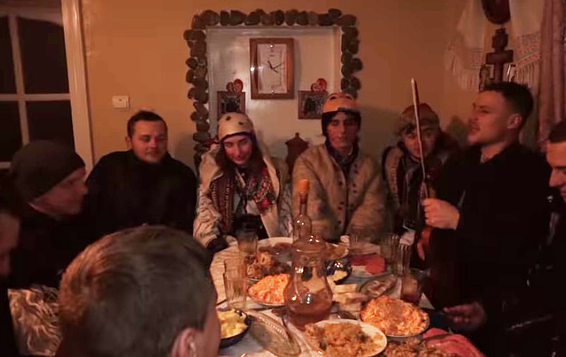 "Казкові канікули": група KAZKA мила слона і откапывала зі снігу Жигулі