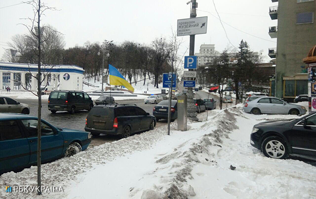 В Киеве активисты двинулись автопробегом к дому Порошенко