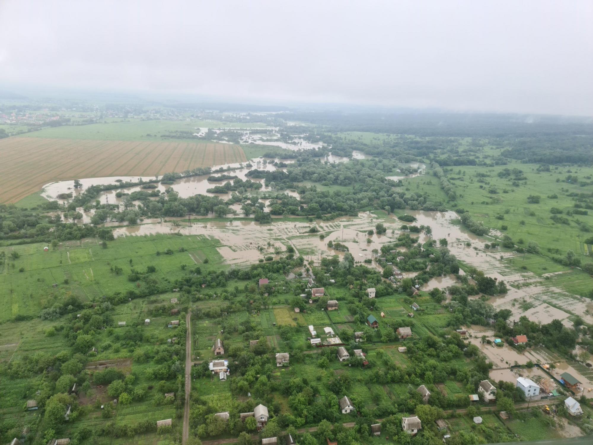 Захід України сильно затопило: у мережі показали масштаби стихійного лиха