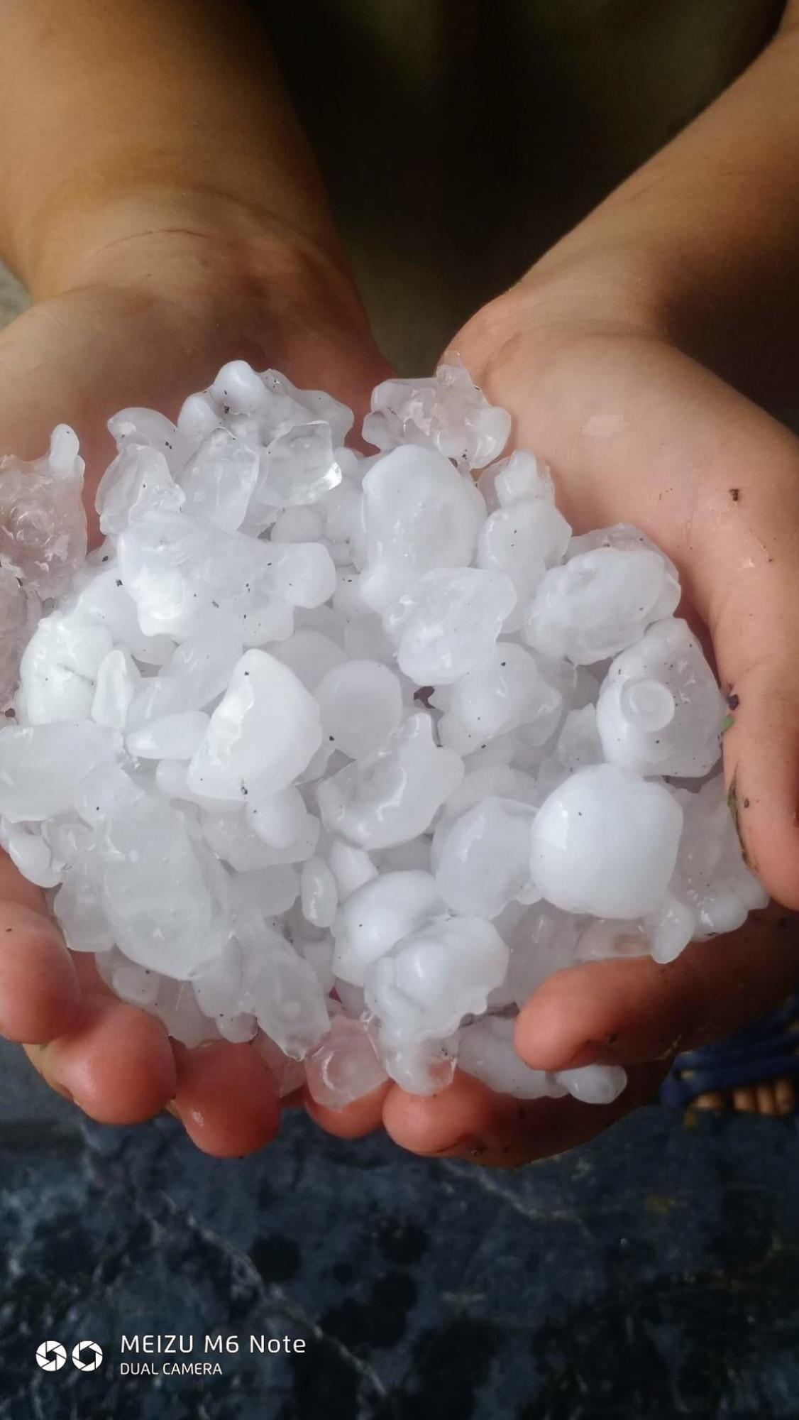 Под Тернополем выпал гигантский град размером с пельмени: "на очереди американские смерчи?"