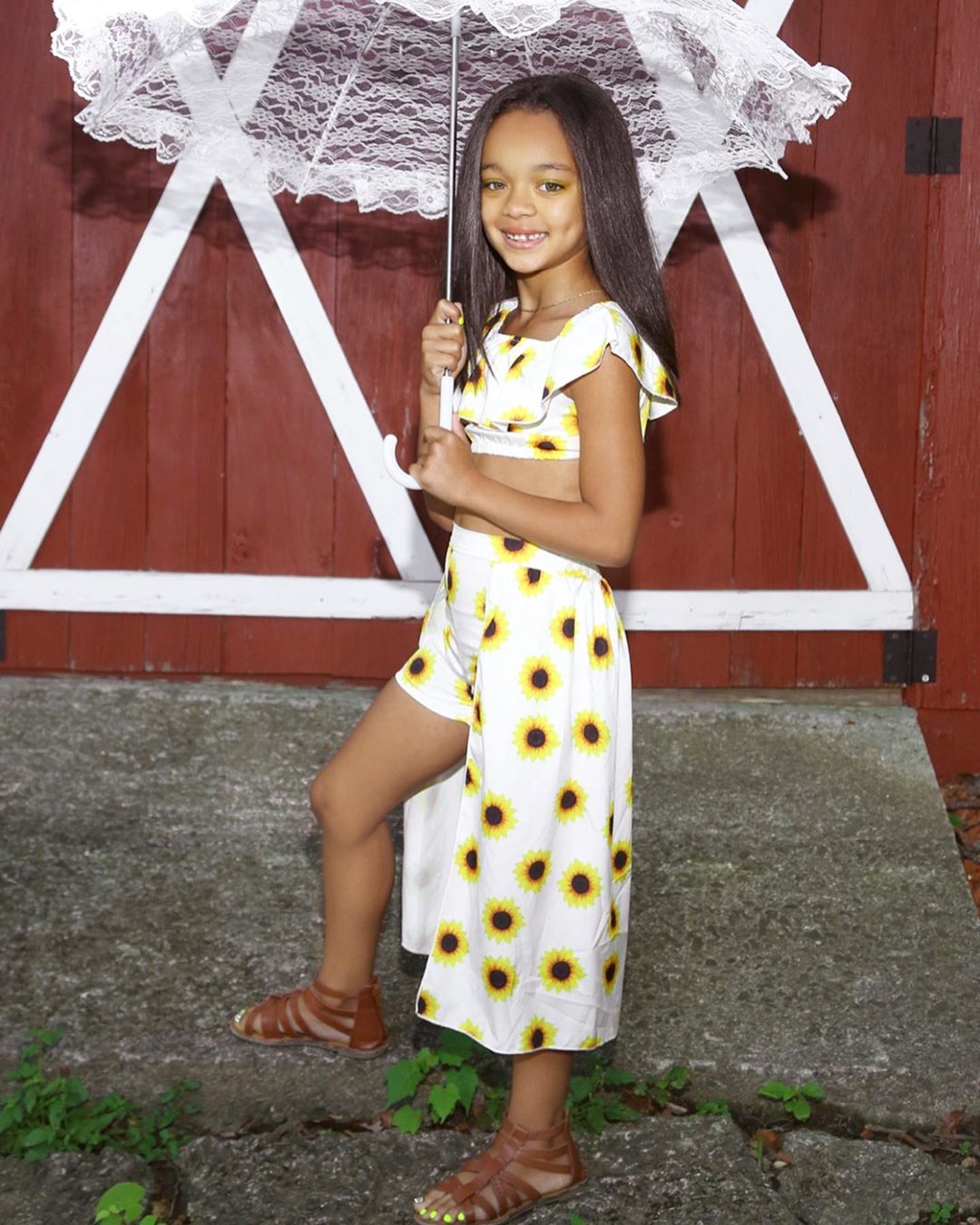 Вони ідентичні! Ріанна показала свого двійника, який вже підкорює мережу