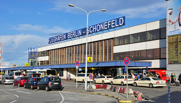 Майже 50 українців з квитками на руках застрягли в аеропорту Берліна: деталі скандалу