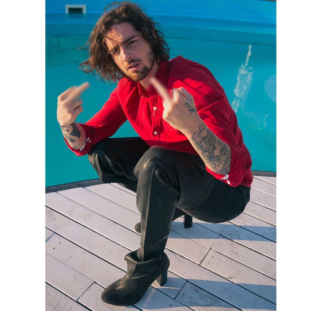 Надин конкурент: Дантес на каблуках озадачил сеть смелым заявлением