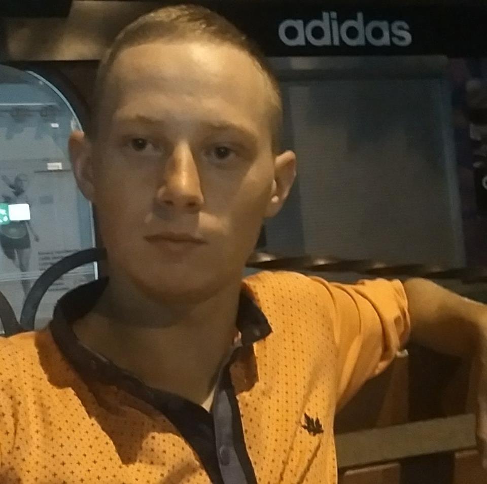 Обстрел автоколонны на Донбассе: стало известно имя погибшего бойца (фото)