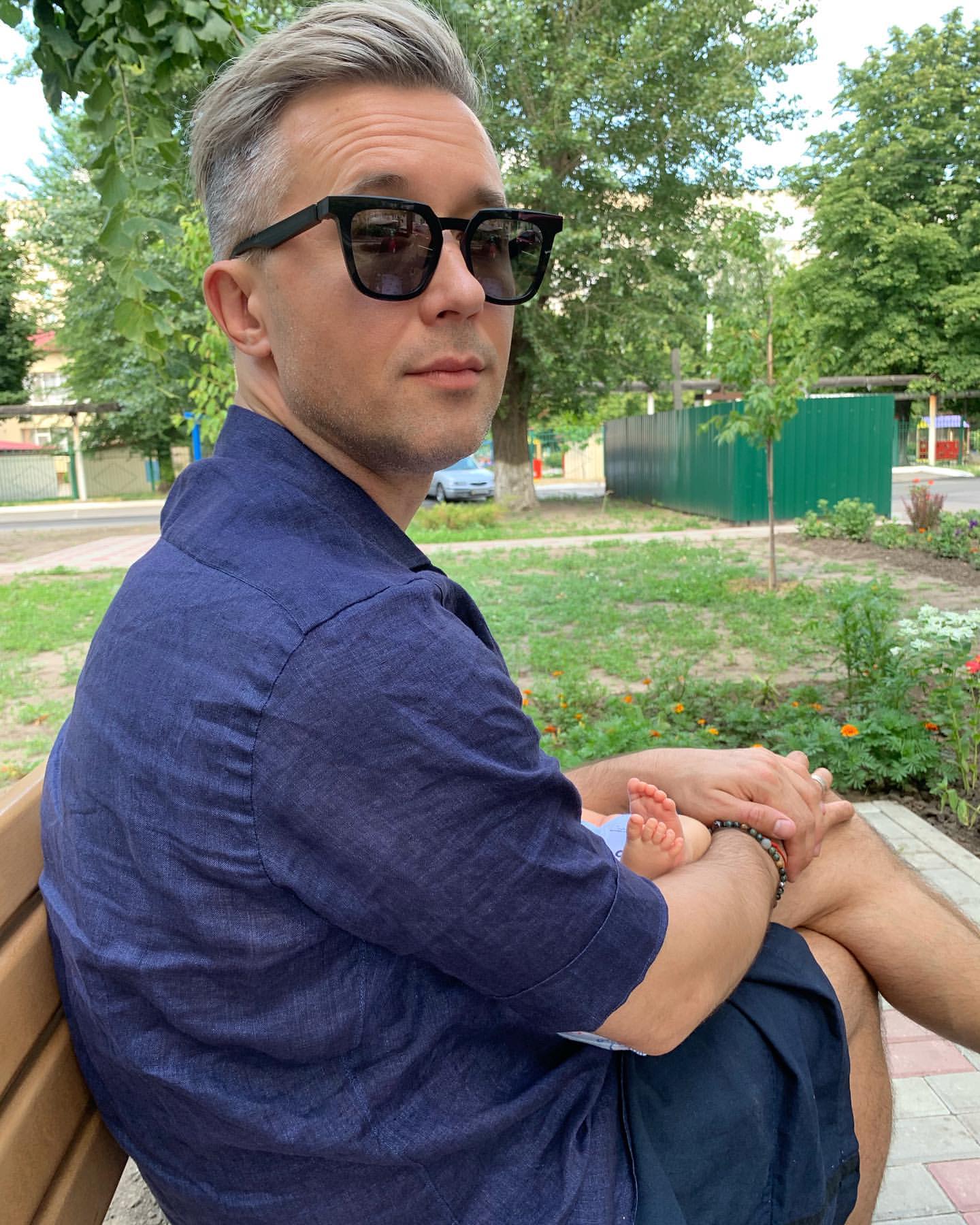 Які солодкі! Помолоділий Сергій Бабкін зворушив мережу фото з сином