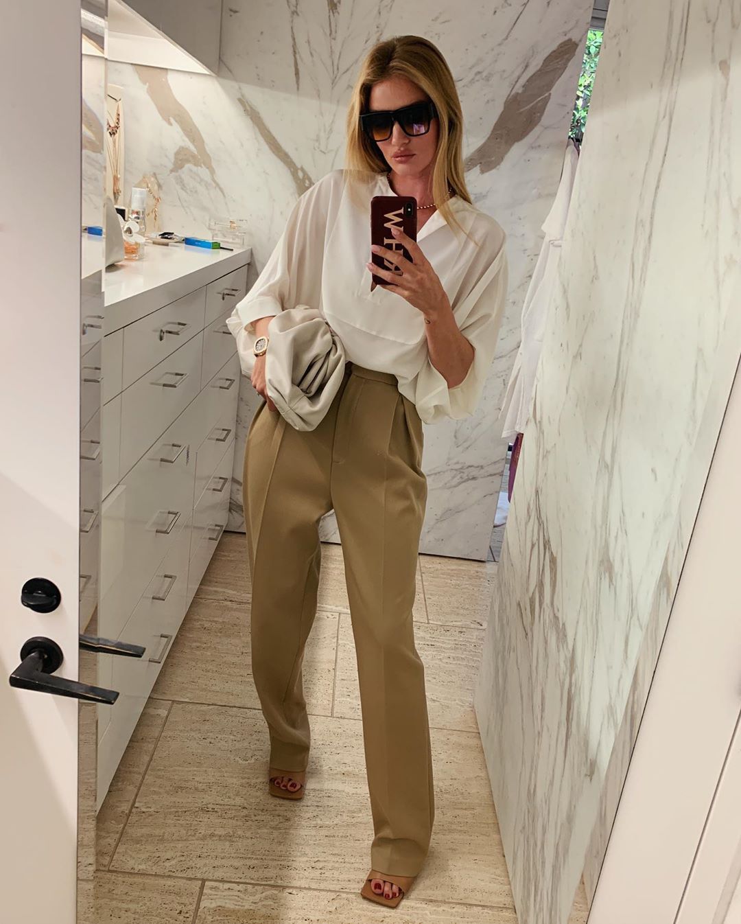 Взять на заметку: Роузи Хантингтон-Уайтли демонстрирует любимые вещи и учит их сочетать