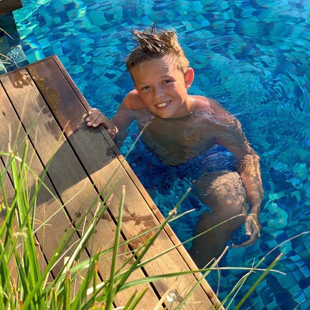 "Приголомшлива відпустка": колишня дружина Потапа засипала мережу фото сімейного відпочинку в Туреччині