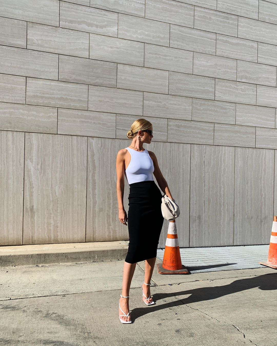 Икона стиля: Роузи Хантингтон-Уайтли демонстрирует безупречный образ для бизнес-леди