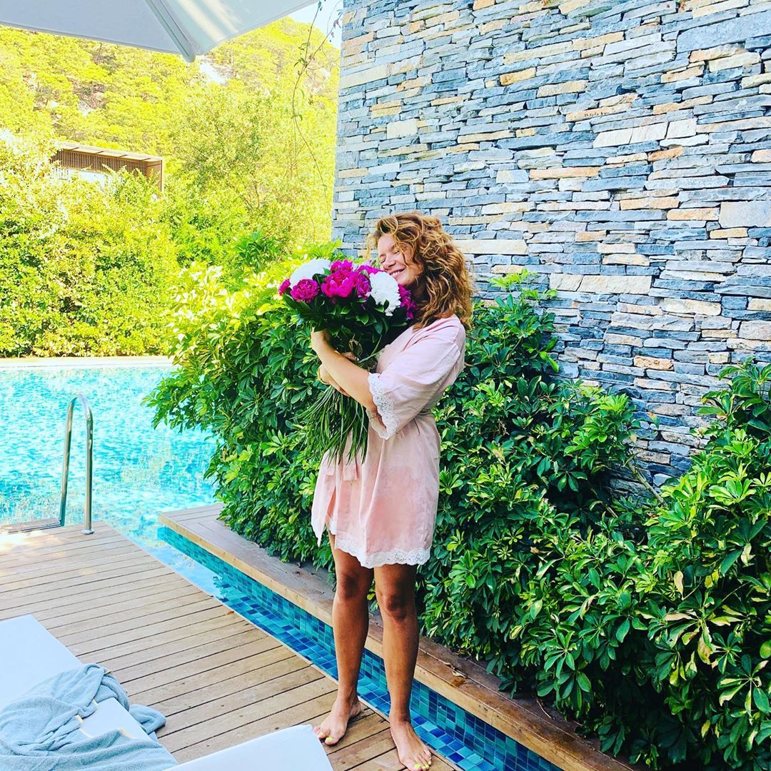 Невозможно мило! MONATIK занялся с сыном подводным плаванием