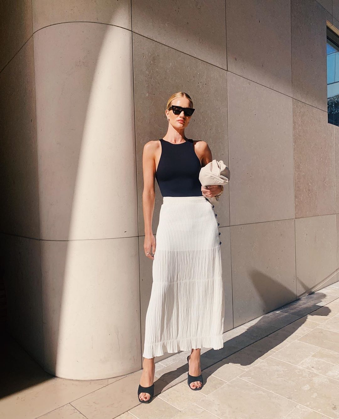 Ты – мой мир! Роузи Хантингтон-Уайтли порадовала редким фото с 2-летним сыном