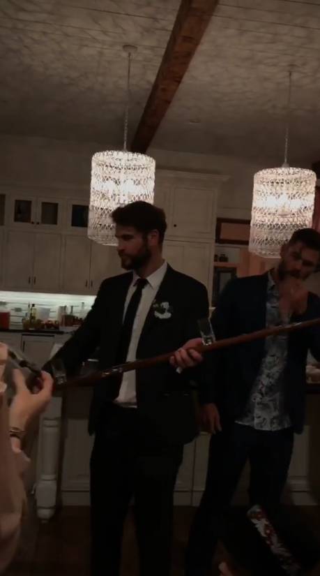 Свершилось: Майли Сайрус тайком вышла замуж за Лиама Хемсворта (фото)