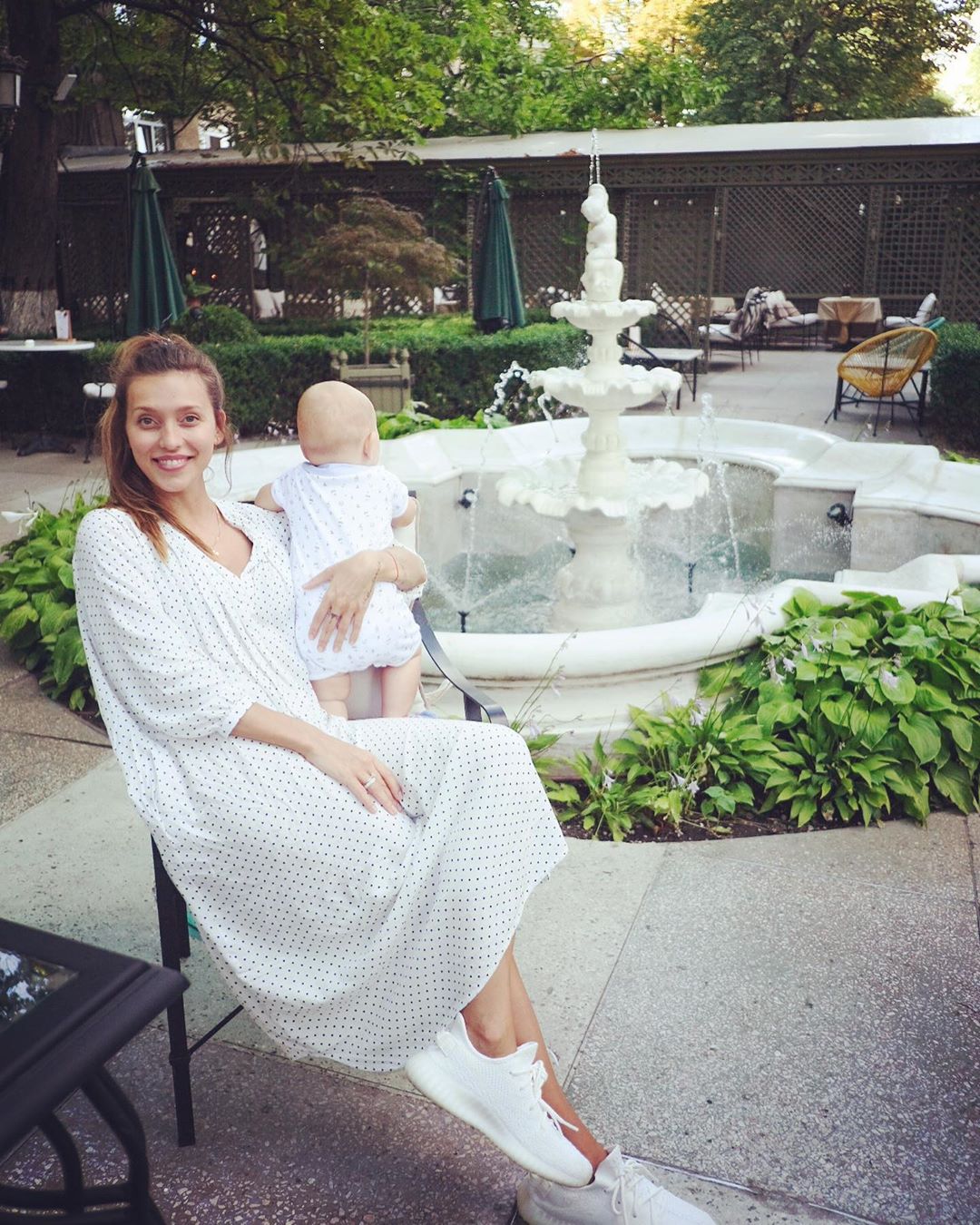 "Любимый город": Регина Тодоренко растрогала фото с сыном на улицах Одессы