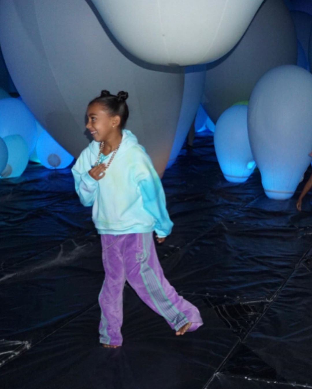 Вся в маму! Ким Кардашьян восхитила сеть стильными нарядами 6-летней дочери