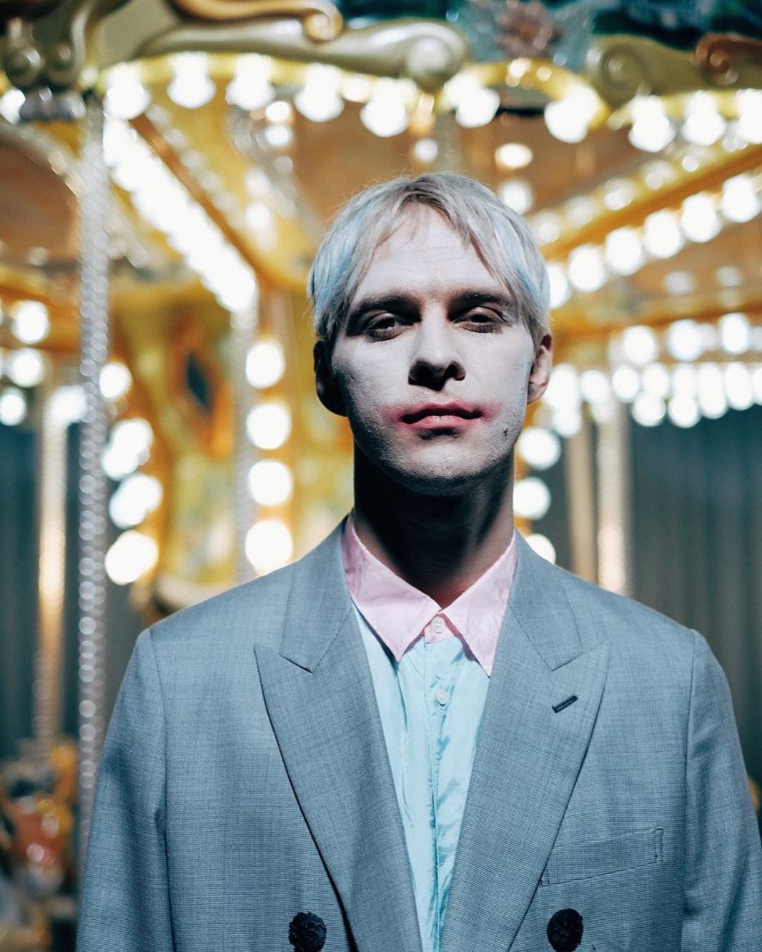 Макс Барських приміряв незвичайний образ і розповів про дружбу в шоубізі