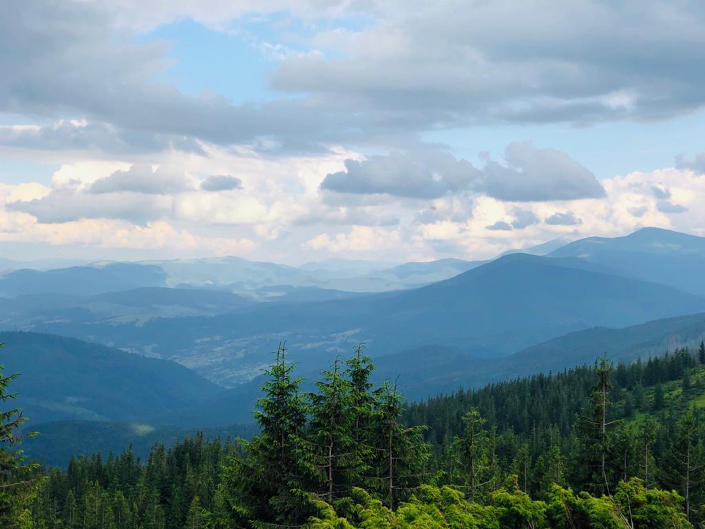 Вакарчук показав, чим займається після виходу з Ради: яскраві фото