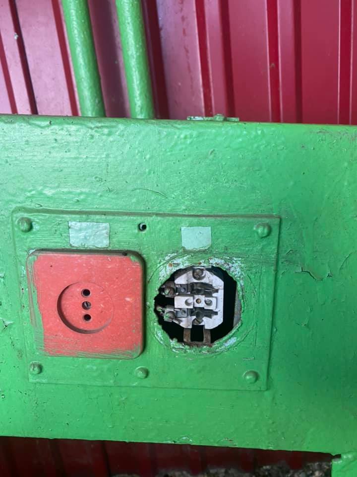 Пиво, сигарети і дихлофос: в мережі показали дитячий оздоровчий табір в Одесі (фото)