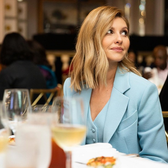 Леди нежность: Елена Зеленская восхитила невесомым образом в голубых тонах