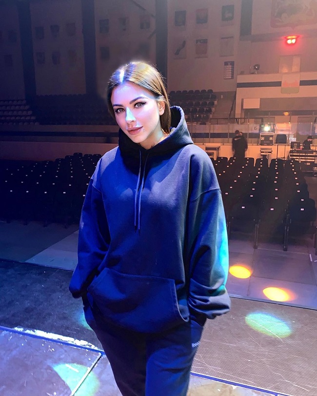 Больше 17 не дашь: Ани Лорак поразила помолодевшим видом