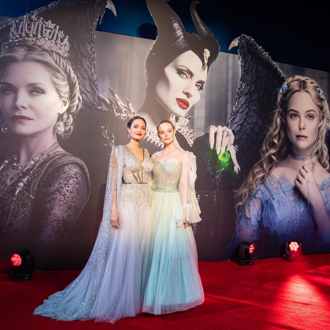 Ще красивіше: Анджеліна Джолі підкорила Лондон розкішним сріблястим нарядом