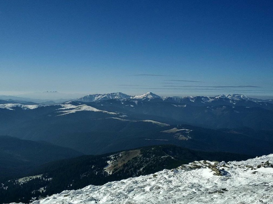 В Карпаты пришла зима: потрясающие фото вершин