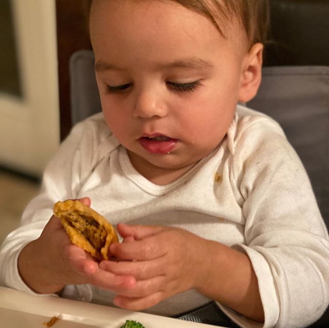 Весь в маму! Ева Лонгория очаровала сеть милым "гастрономическим" фотосетом сына