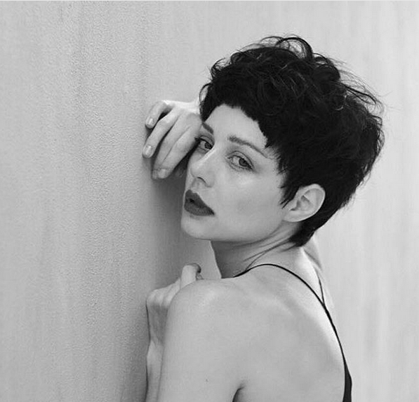 День народження Тіни Кароль: самі яскраві вбрання і гучні досягнення іменинниці за рік