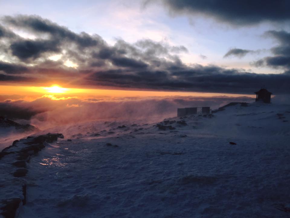Неймовірна краса: з'явилися вражаючі фото зимових Карпат