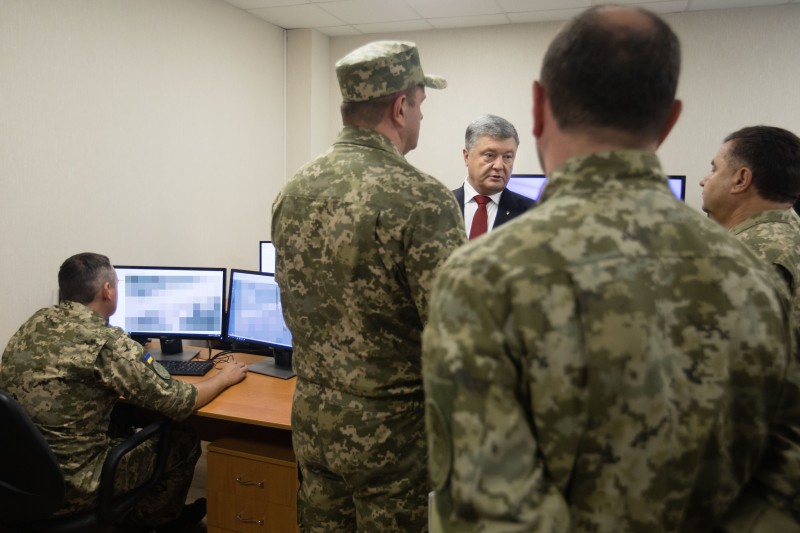 Порошенко дал разведке задачу минимизировать влияние РФ во время выборов