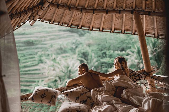 Есть примета: Холостяк 9 с невестой поделился пророческой балийской мудростью о счастье