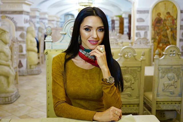 Не сдерживаю слез: Вика из НеАнгелов решилась на личное признание и заговорила о сольной карьере