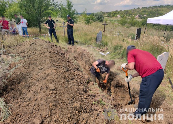 Під Слов'янськом виявили новий цвинтар: останки належать загиблим в 2014 році