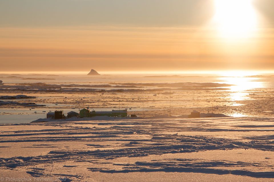 Українські вчені зробили неймовірні фото Антарктиди: знімки красот