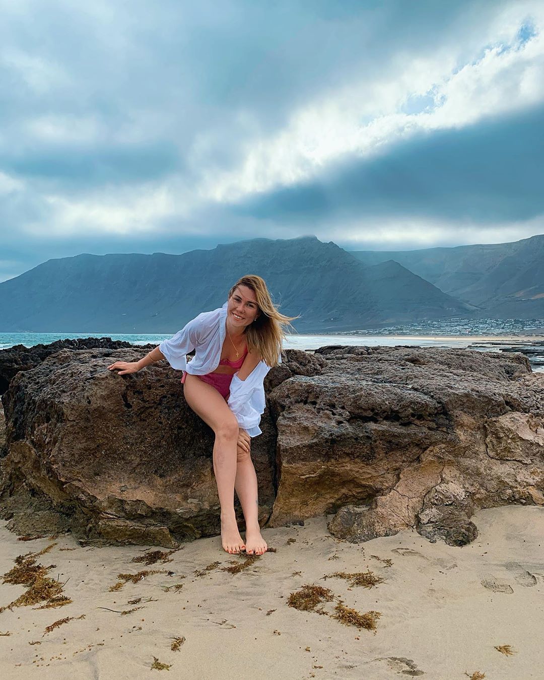 Скандальный экс-президент ФФУ станет отцом в 70 лет: видео и фото счастливой пары