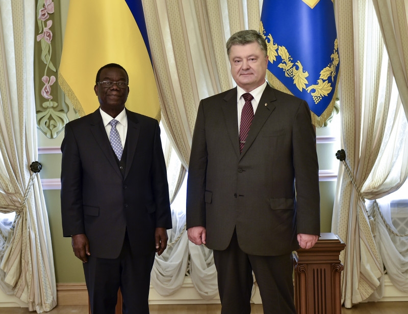 Порошенко прийняв вірчі грамоти у послів низки іноземних держав